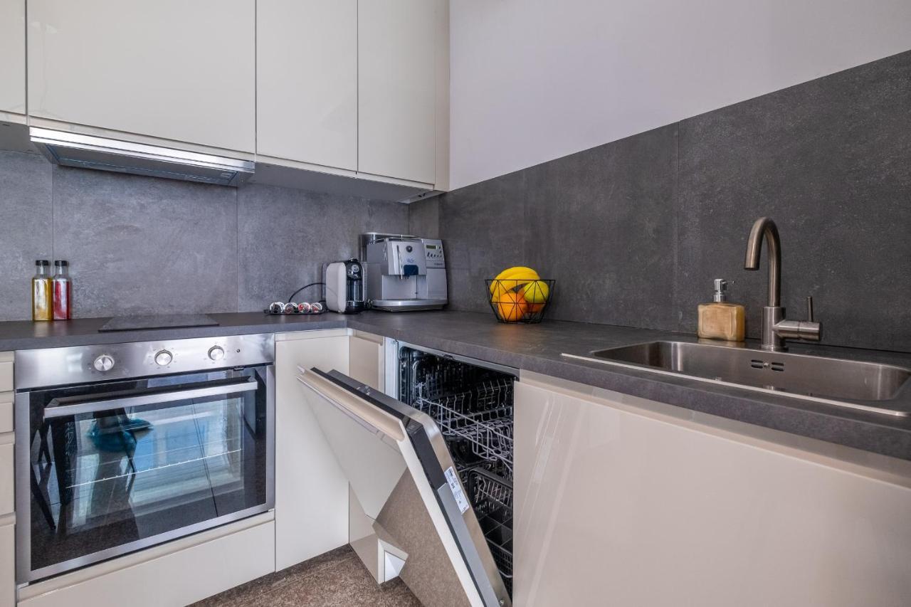 Julie'S Sunny Cozy Apartment With Balcony Sofia Exteriör bild