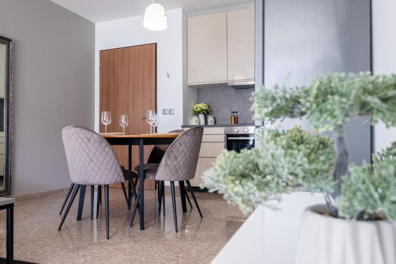 Julie'S Sunny Cozy Apartment With Balcony Sofia Exteriör bild